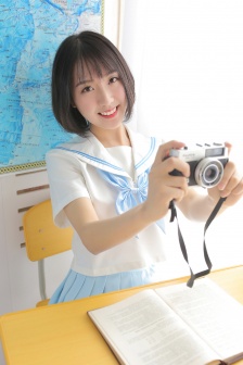 美女把尿口扒开灌牛奶